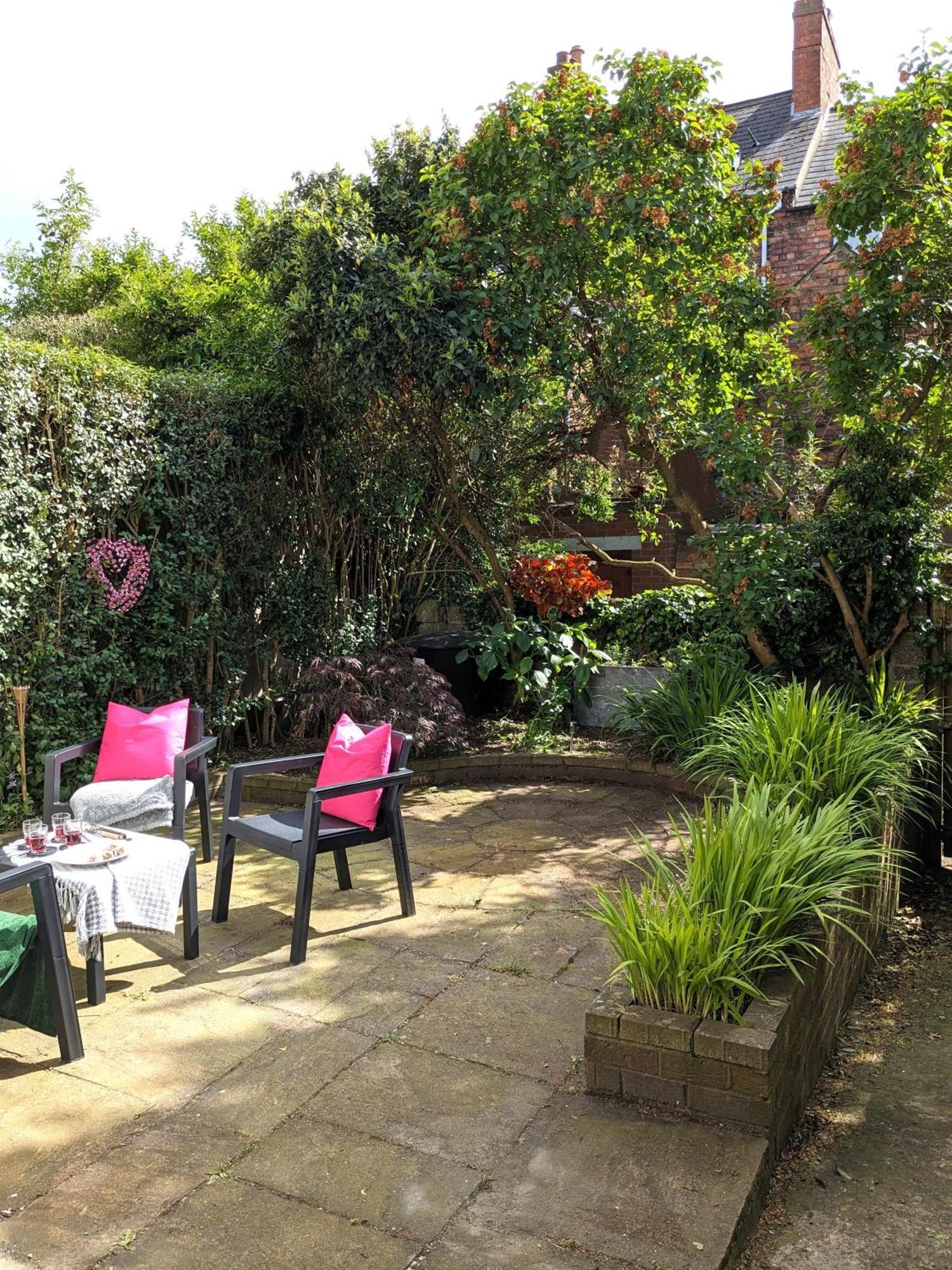 Heart Of Belfast With Private Garden Villa Buitenkant foto